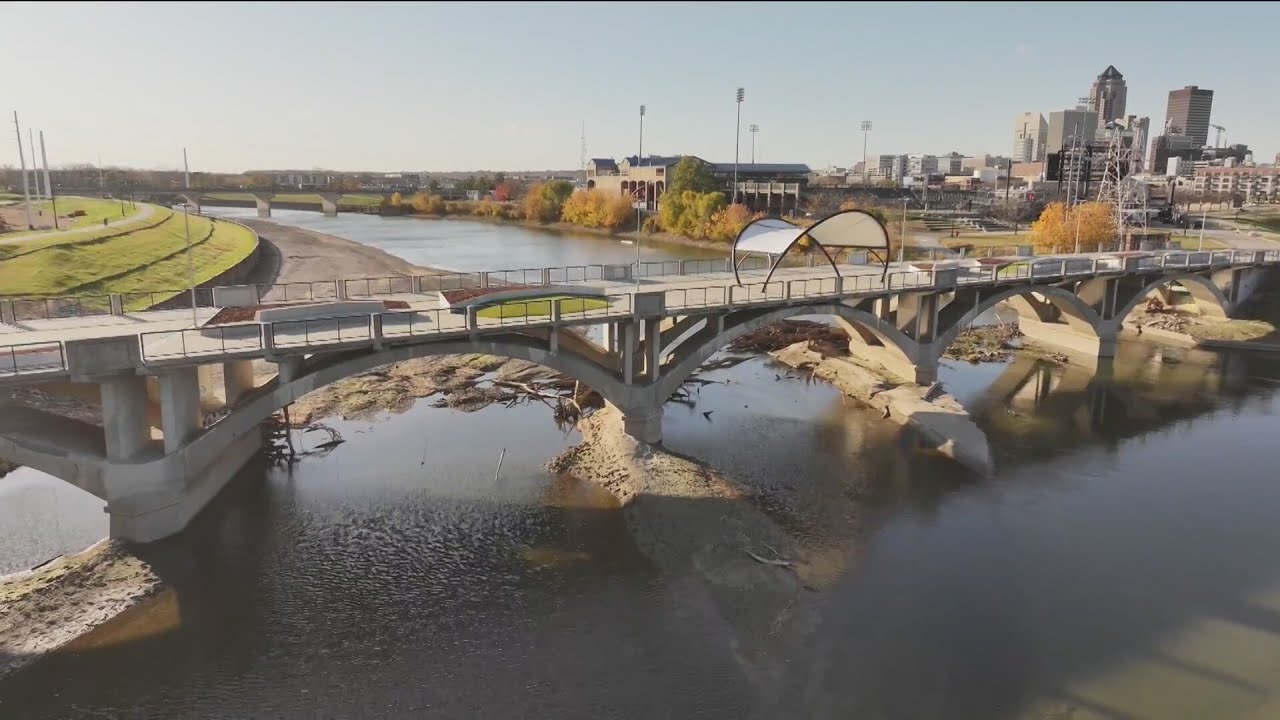 First park on a bridge in Iowa opens in Des Moines