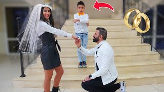 بعد 13 سنة زواج 👰 طلب يدها 💍 (مفاجأة عيد ميلاده)