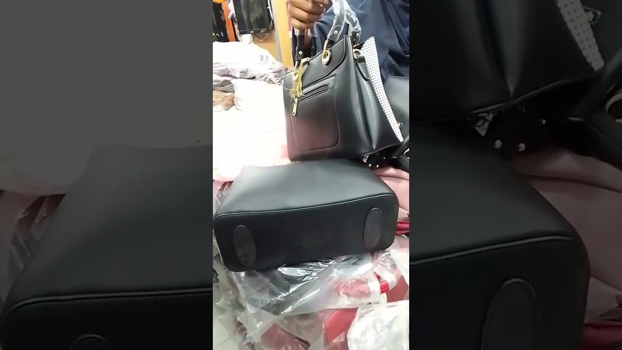 black coloar side bag