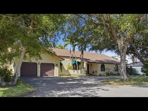 7200 N Oakmont Dr, Hialeah, FL home video tour