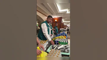 Hajj 2025 Heartwarming Scenes Of Feeding And Hydrating Pilgrims 