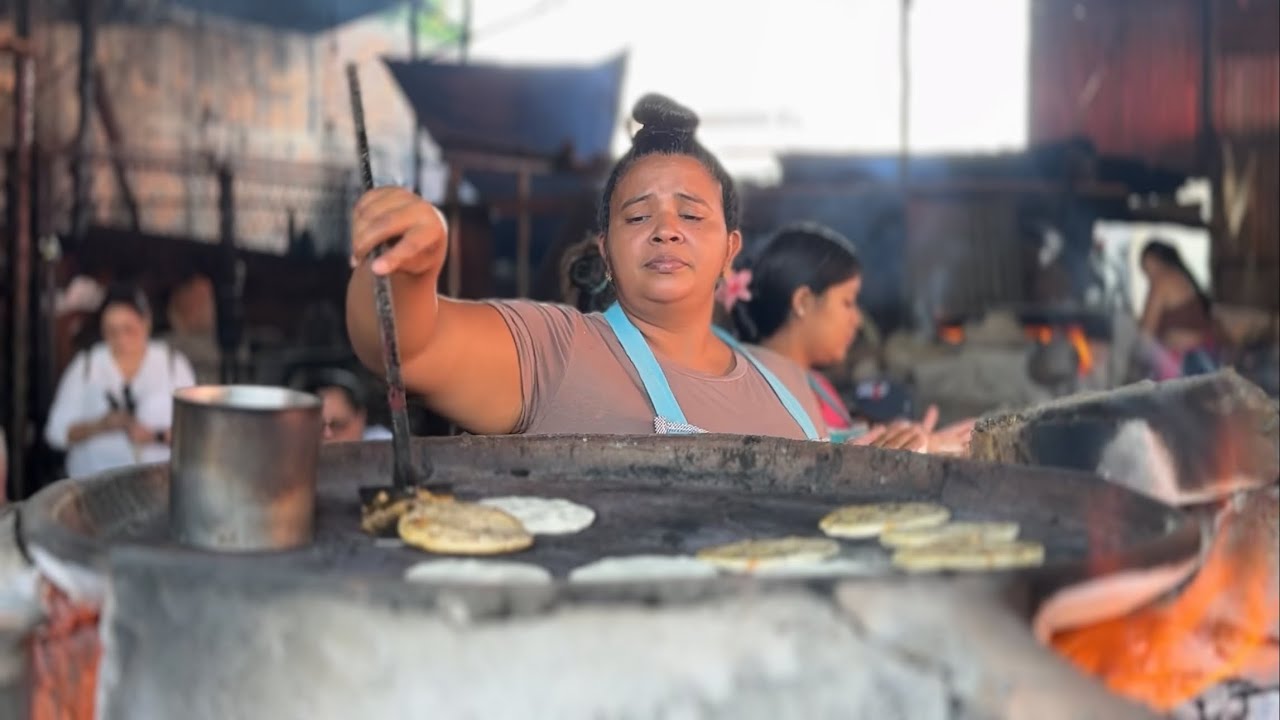 🇸🇻LAS FAMOSAS PUPUSAS DE LA GALERA EN ZACATECOLUCA 😋