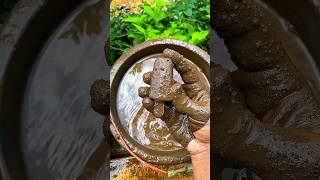 Ice cream shaped lipstick container gets into the mud 🌹🌷🌸 #asmr #asmrvideo #asmreating