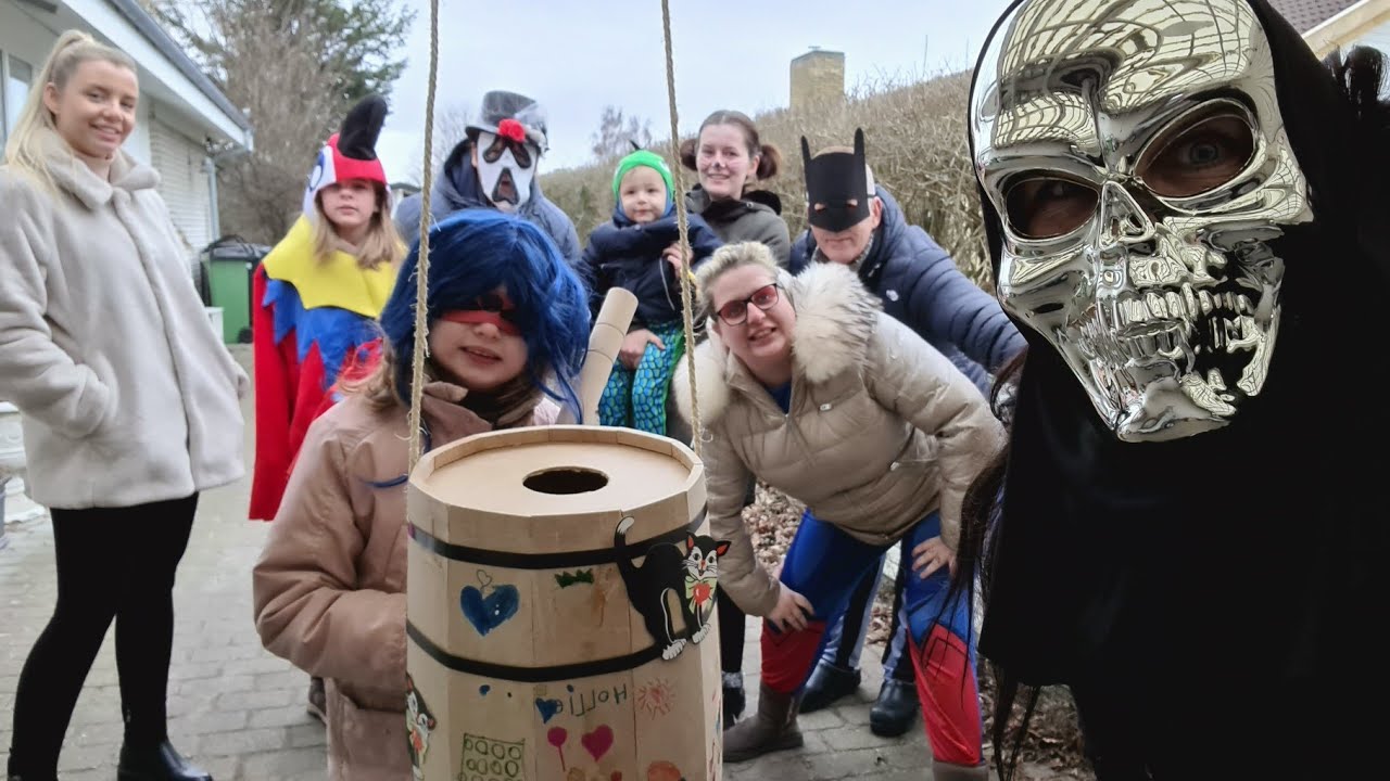 Fastelavnsfest for familien🥰Hvem bliver kattekonge & kattedronning👑Nadia har bagt fastelavnsboller🧁