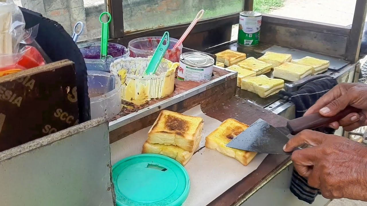 VLOG BELI ROTI BAKAR KELILING DENGAN HARGA 2000 UNTUK 1 ROTI BAKAR ...