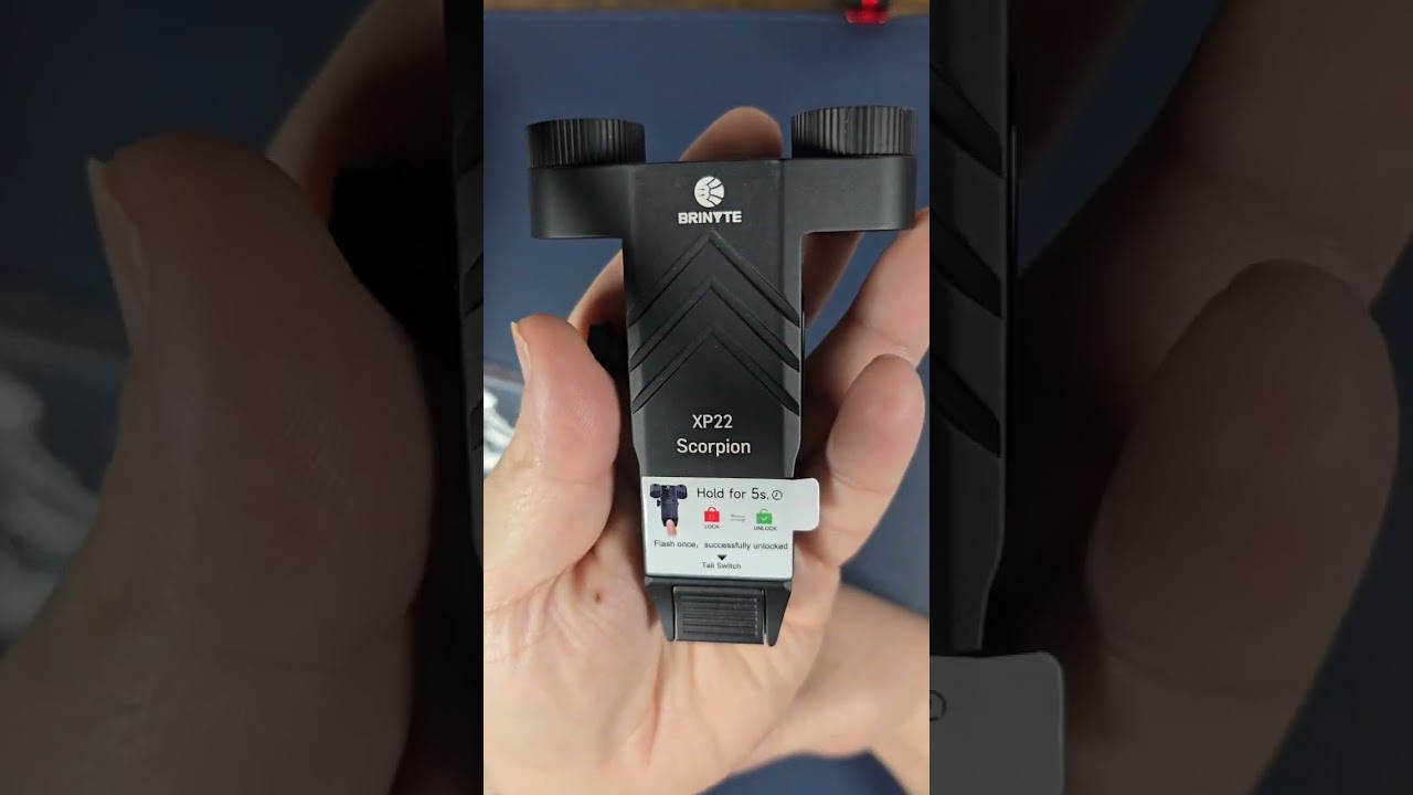 Краткая распаковка низкопрофильного тактического фонаря Brinyte XP22.