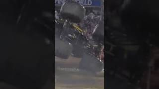 BroDozer & BroCamino Tribute #monsterjamworldfinals #monsterjam #brodozer #brocamino #dieselbrothers