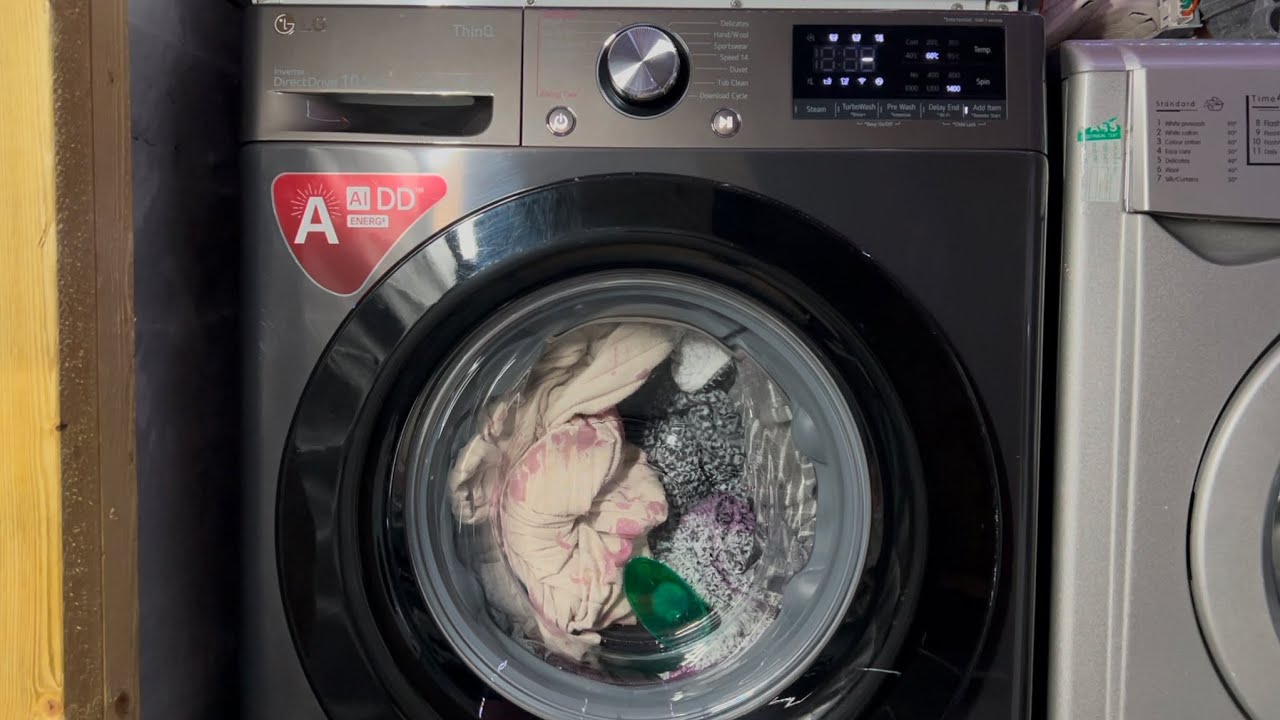 LG F4V910BTSE | Eco 40-60 rinse+ | Long full cycle door view (crazy spins)