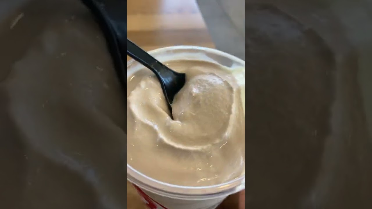 WENDYS Chocolate Vanilla Frosty 🥶 🤤