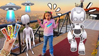 EYVAH UZAYLI GELDİ !! ELİF SİNEMİ ROBOTA ÇEVİRDİ !! ماما جابت بيبي - جنى مقداد | طيور الجنة