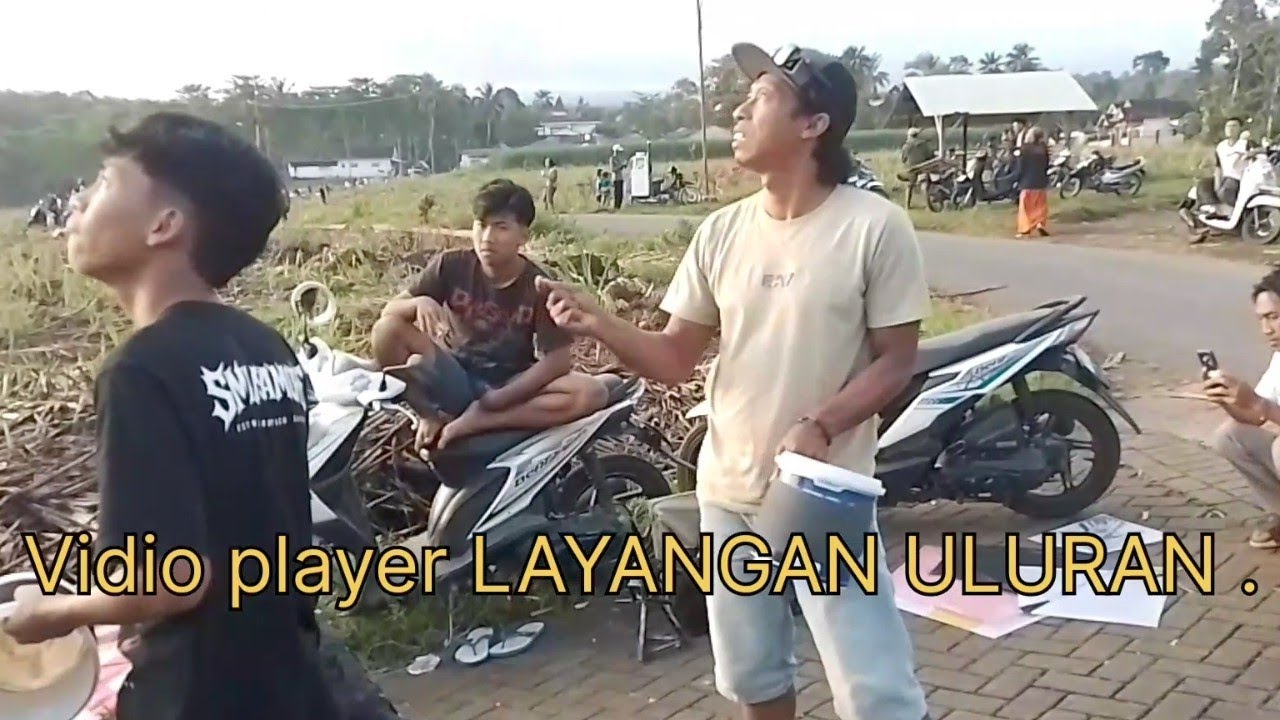 LAYANGAN ADUAN ULUR KLASIK
