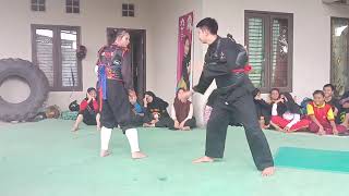 Belajar Sparing Silat Sama Suami