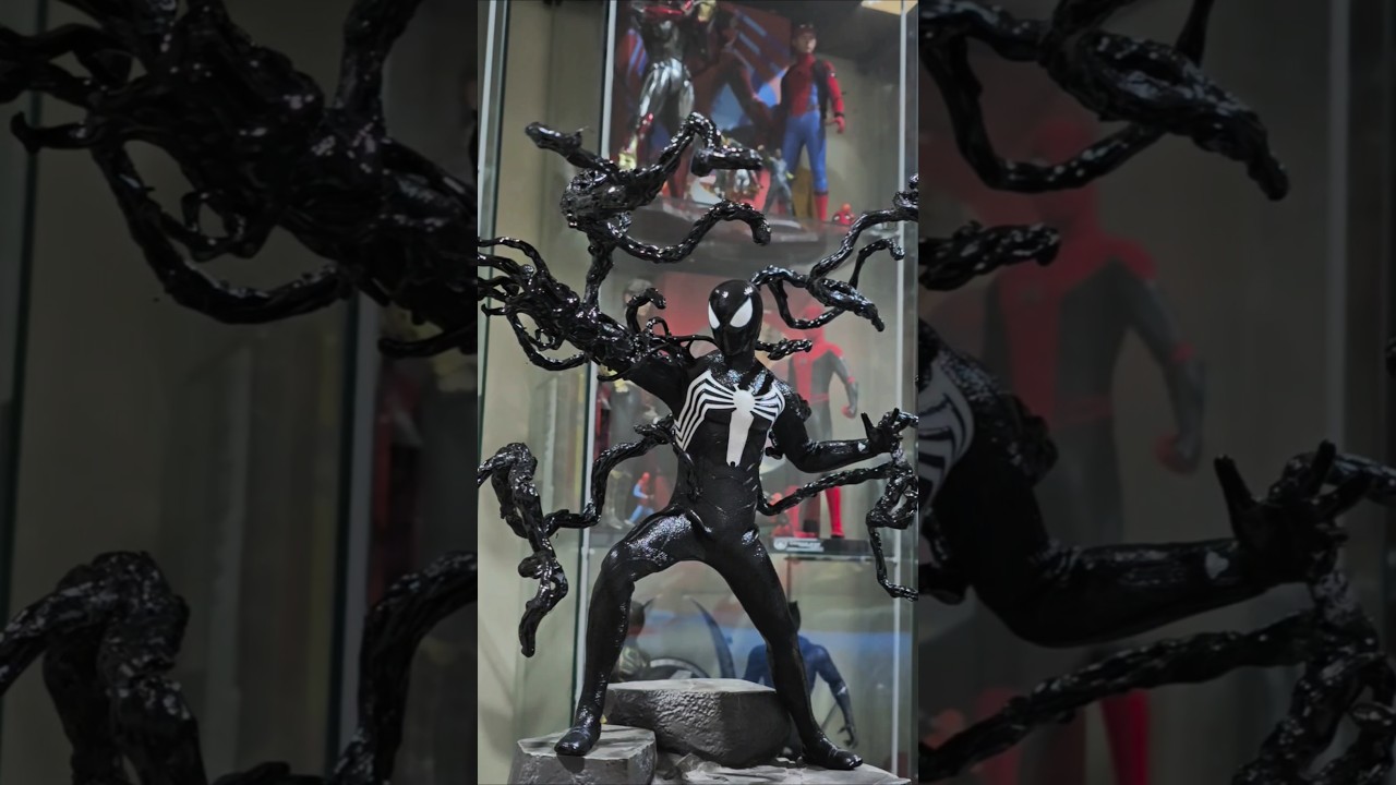 MARVEL SPIDERMAN 2 ~ HOT TOYS / EDITTED ( BLACK SUIT ) 