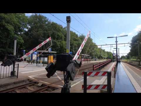 Sluiting spoorwegovergang + NS DDZ 7632 te Brummen