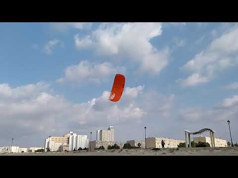 HQ4 Matrixx II 12M and Flysurfer Peak 4 8M ,wind 4-5 knots
