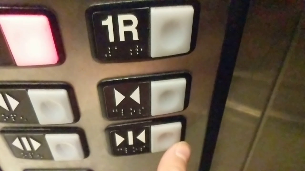 Schindler Ht Hydraulic Elevator Barnes Noble Crocker Park