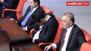 Uğur Işılak, Meclise 3 Gidişinde Uyuyakaldı