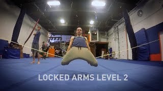 Slackline Tricks #16 - Locked Arms Level 2