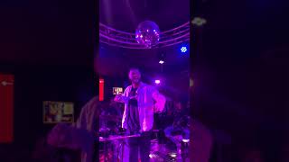 Thiago Manzoli ao vivo no armazém - 50 vezes ( Sorriso Maroto )