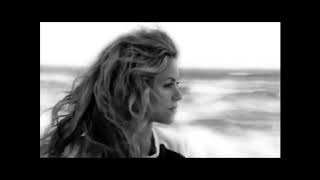 Shakira - Dreams For Plans Lyrics