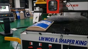 LIH-WOEI C axis, HSD aggregate head - saw blade - C軸+特殊角度頭wood working CNC machinery