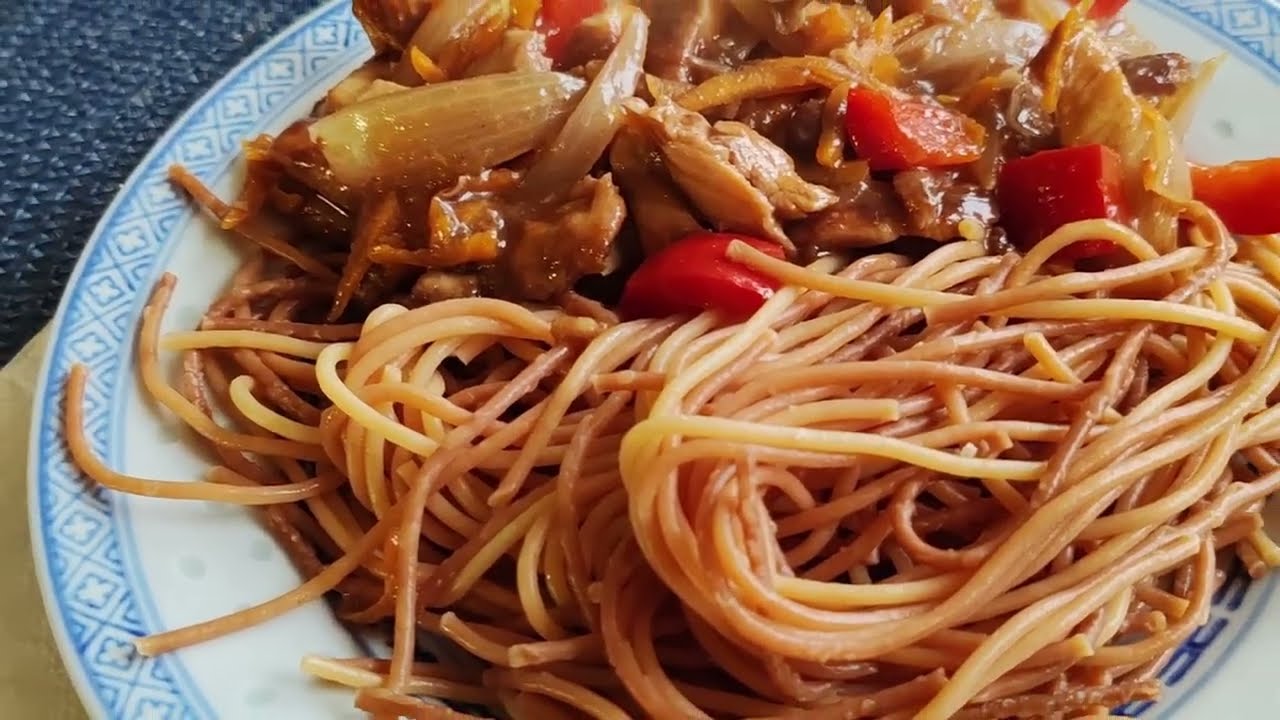 Üdvözöllek a csatornámon_Karbi a konyhában