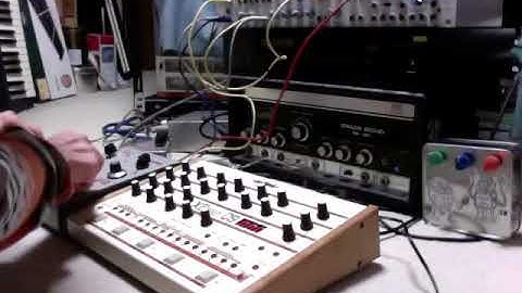 Analog synth FM Acid  part2 Jomox XBase 09