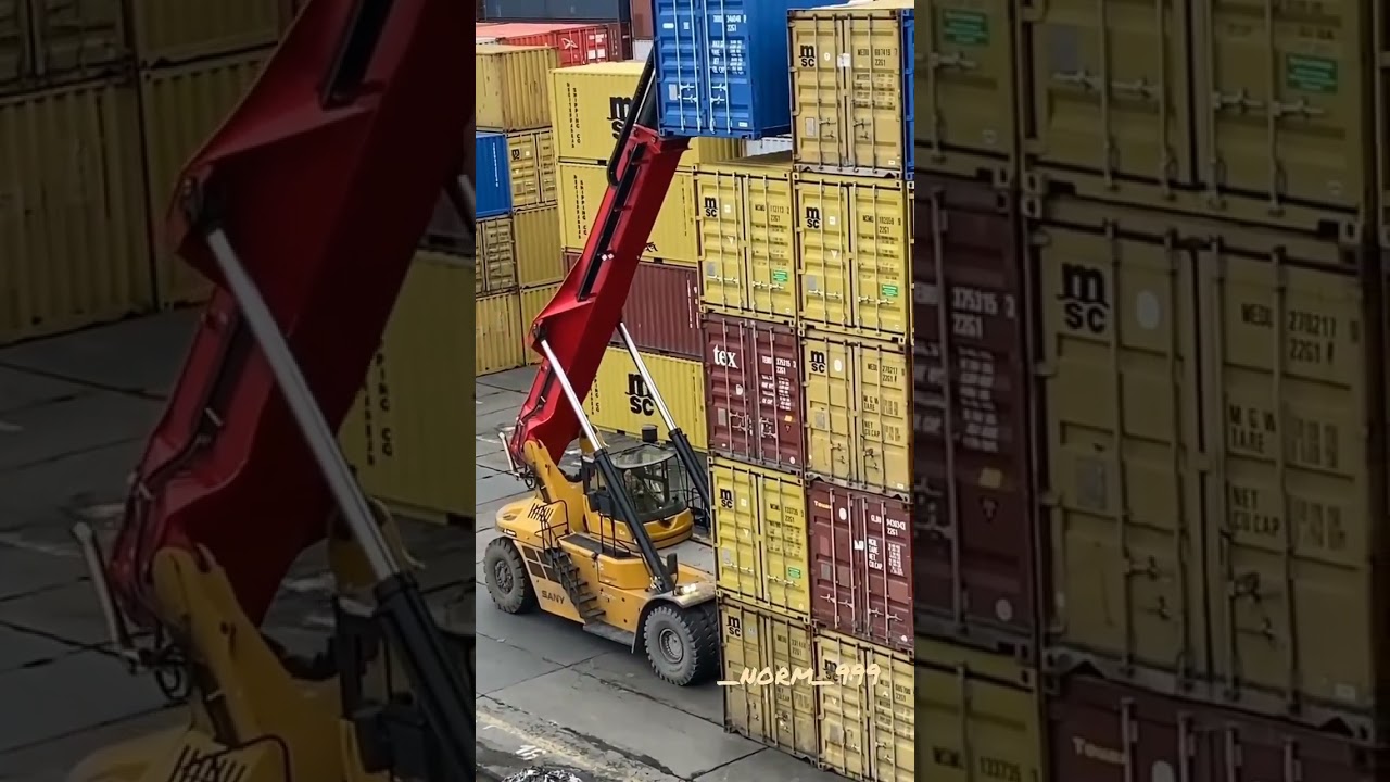 reach stacker machine operator Naushad Ansari👈🏻👍