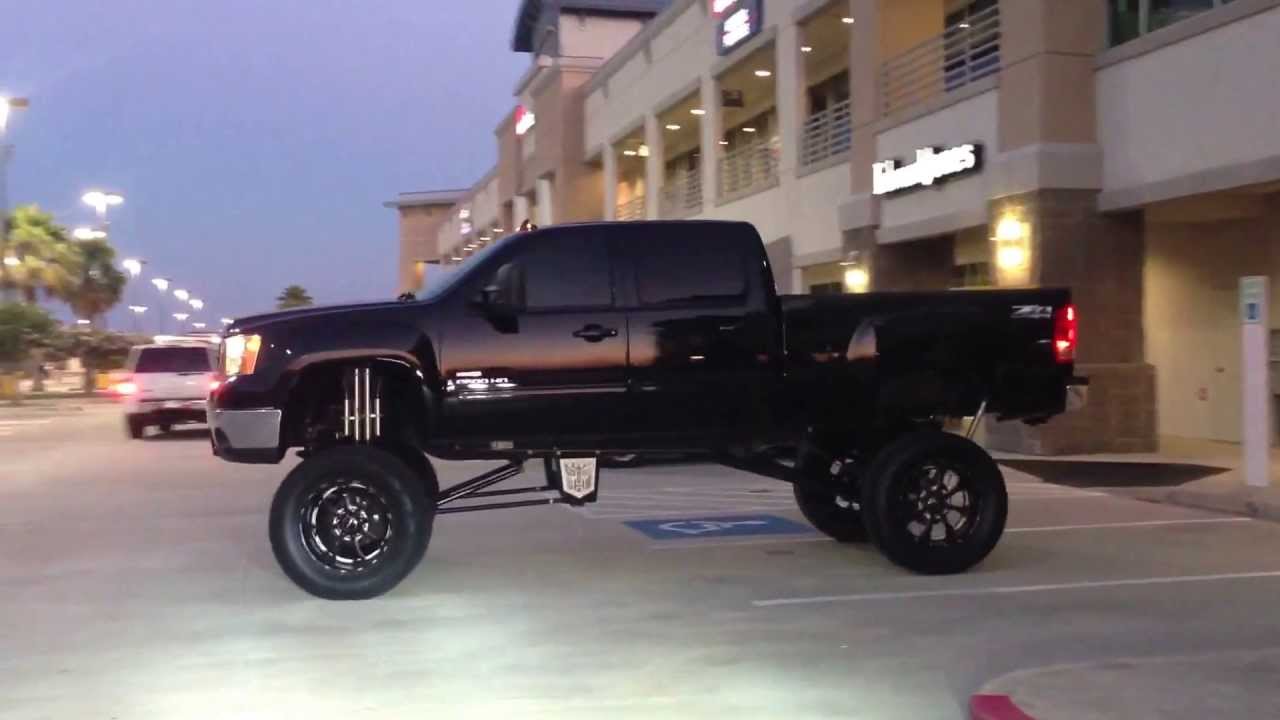 Ship horns on a lifted truck. - YouTube