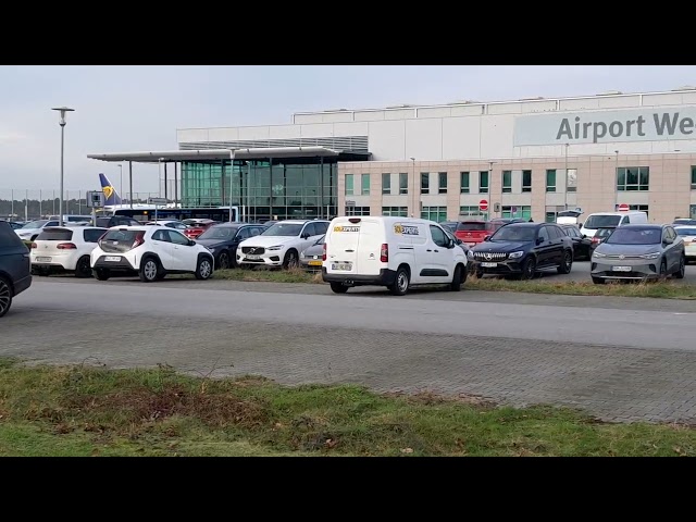 Airport Weeze (NRN) Parkeerplaats 1 in december 2023