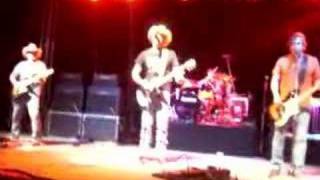 Kevin Fowler "Fat Bottom Girls" @ Lone Star Jam 4/26/08