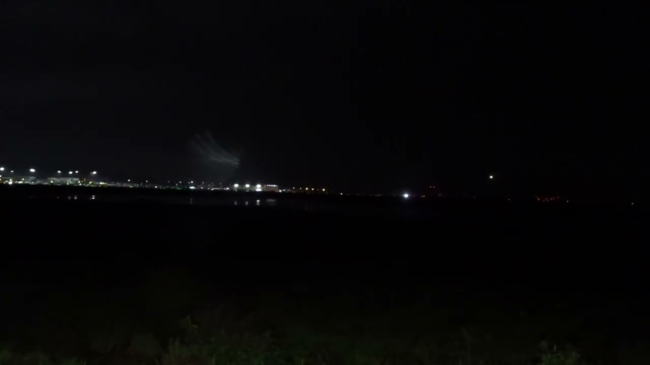 01/15/26 SFO Night Plane Spotting: Planes Landing on Runway 19