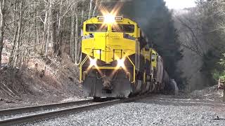 Daylight on the CNYK: NYSW SU100 Chase (3/19/2024) Gulf SummitSparrow Bush, NY. SD70M2's & SD402