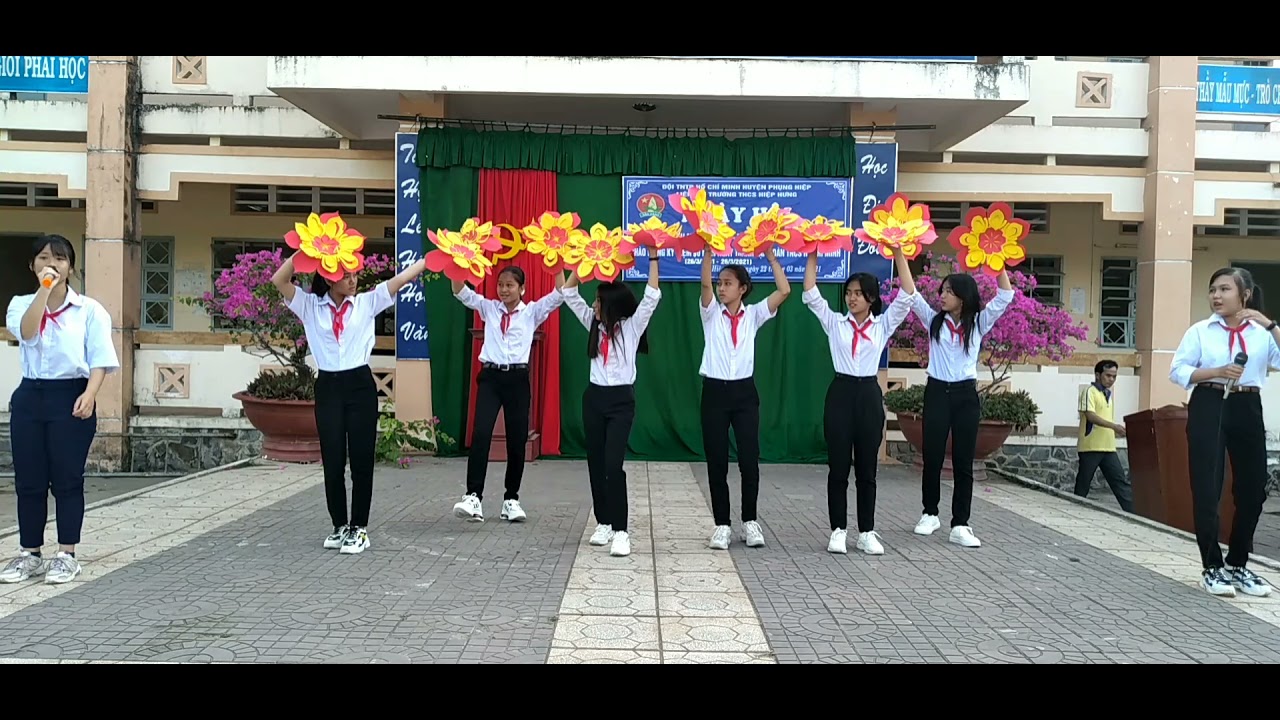 ca múa bài hoa thơm dâng Bác