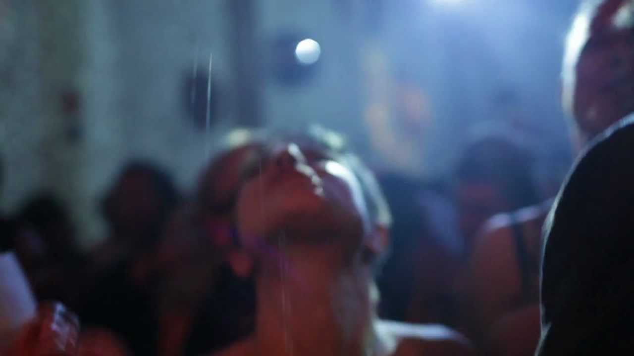 Amariszi - Banana Kolo feat. Irieginal Abraham