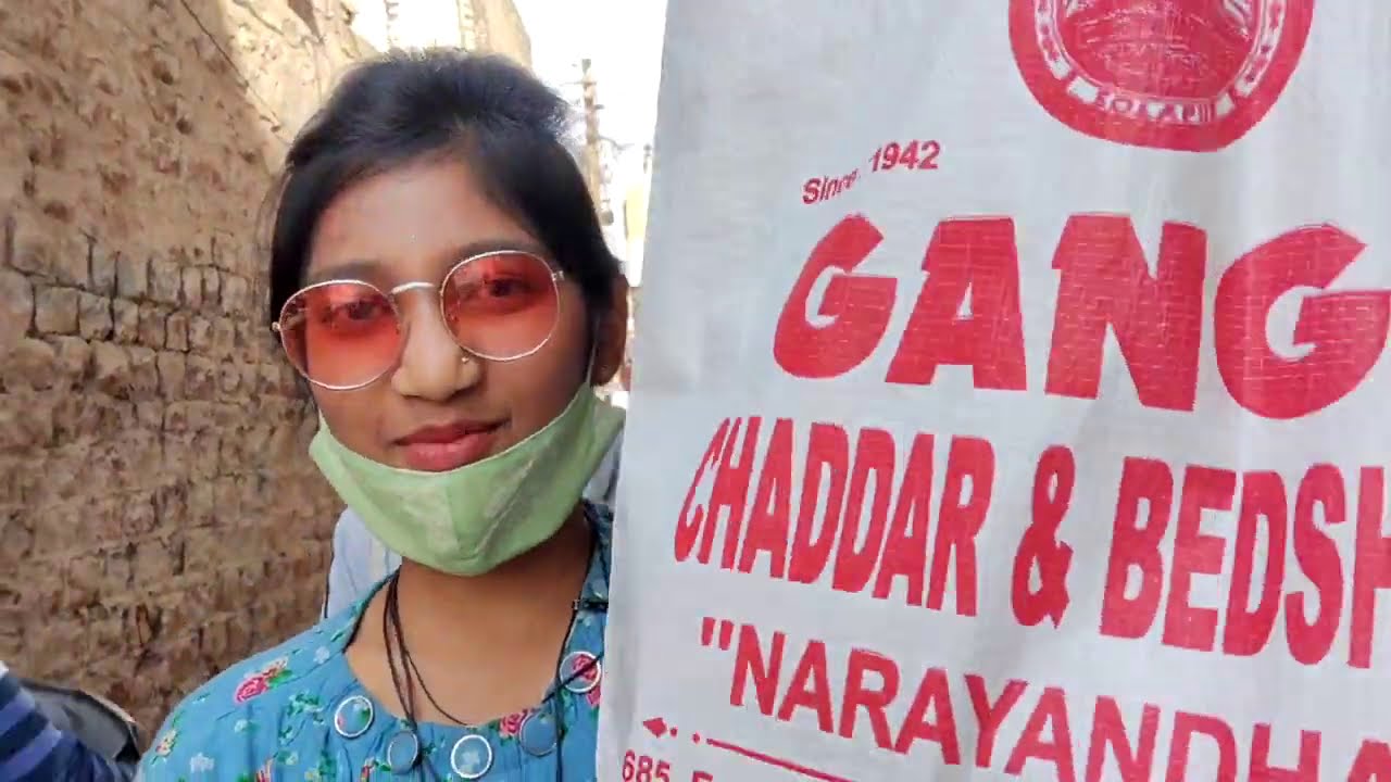 सोलापुरी चादर : MADE IN SOLAPUR - FOR THE WORLD || TIG SHOPPING || TYPICAL INDIAN GIRL