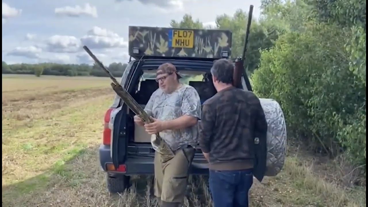 Hunting wood pigeons مغامرات الصيد للعرب في بريطانيا- صيد الحمام البري