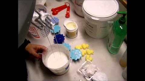 Melt and Pour Soap Frosting Part 2 of 3