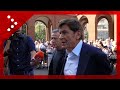 Funerali di Toto Cutugno, l'arrivo in chiesa di Gianni Morandi