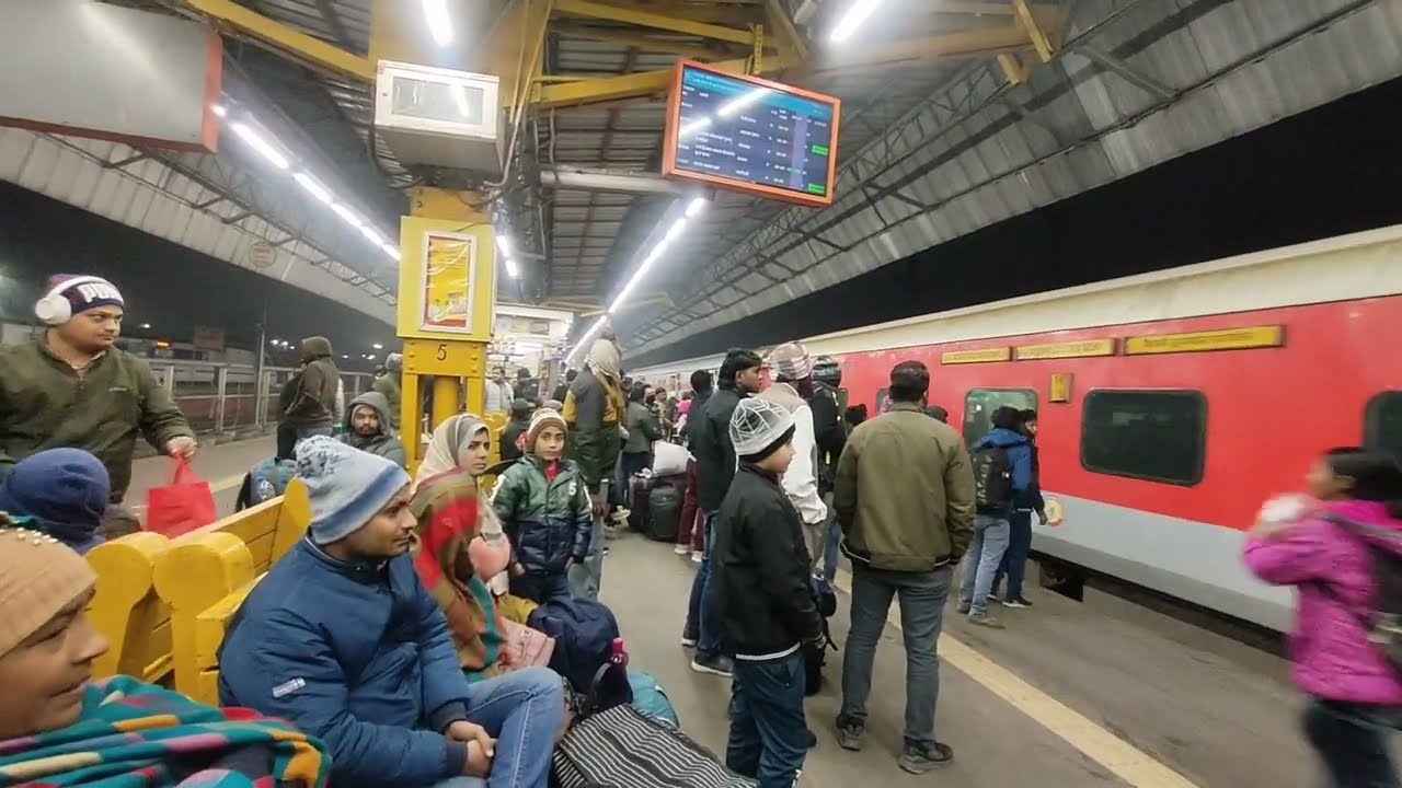 Vaishali Express Journey from New Delhi to Khagaria Junction Bihar | Vaishali Superfast Express