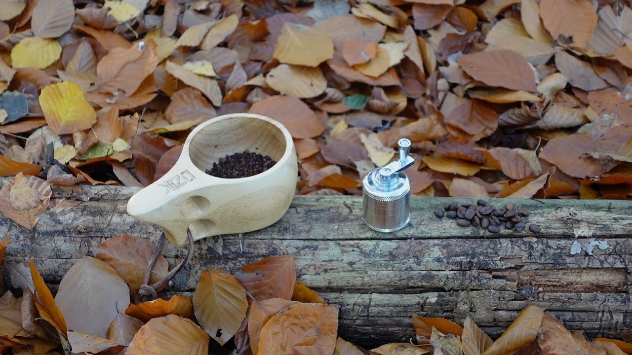 Śniadanie nad jeziorem z córeczką i testowanie mini młynka do kawy w jesienny poranek..