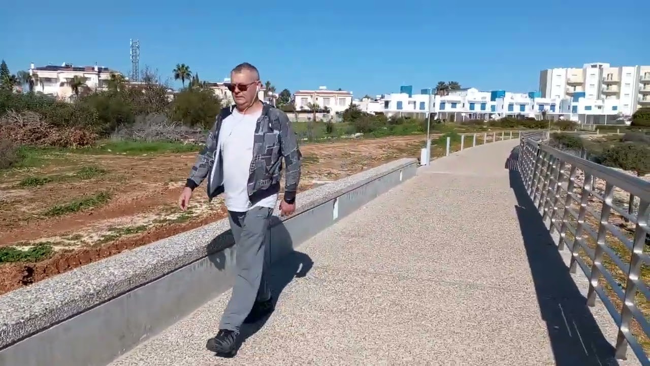 Променад рядом с отелем Sunrise Jade, Кипр                 Promenade near Sunrise Jade Hotel, Cyprus