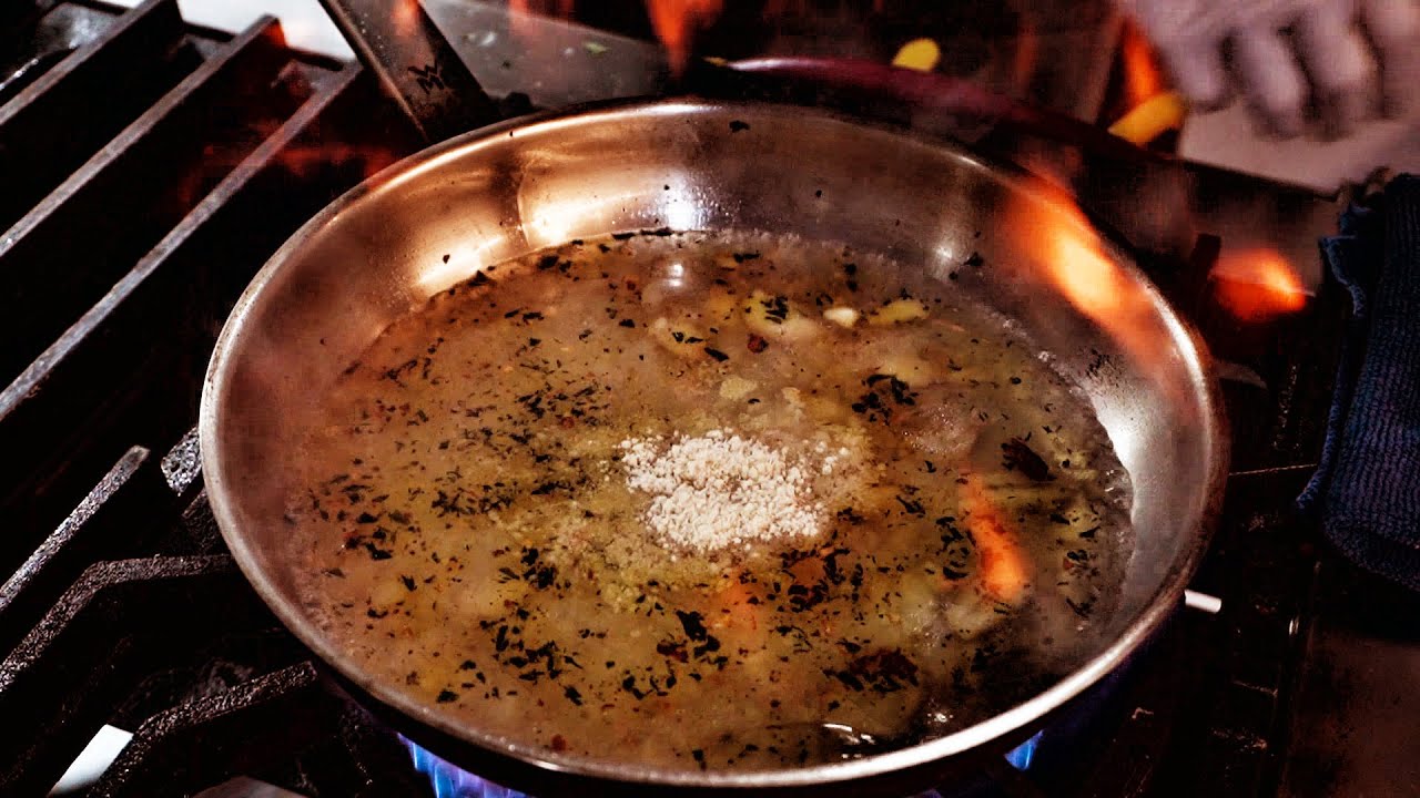 How To Cook Garlic Chip Oil Pasta / 갈릭칩 오일 파스타의 비밀 레시피 / The secret of