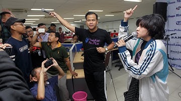 Aksi Manggung NEV Plus di Kantor Redaksi Tribunnews