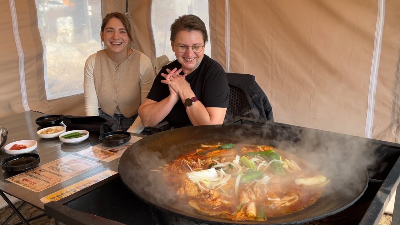 닭을 좋아하시는 장모님이 솥뚜껑 닭볶음탕 처음 보셨을때 반응