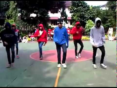 ASTRO 7 SHUFFLE- ASTRO7 performance at SMA Charitas.mp4