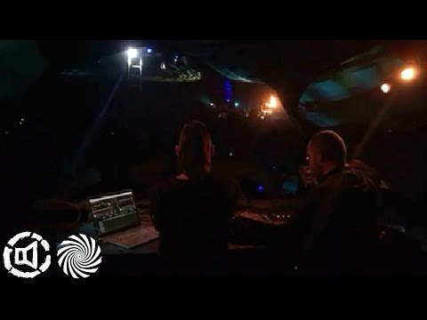 Video: Tror Du Ikke Elektronisk Musikk Bringer Folk Sammen? Bruk Noen Minutter Med Symbiosis Gathering. - Matador Network