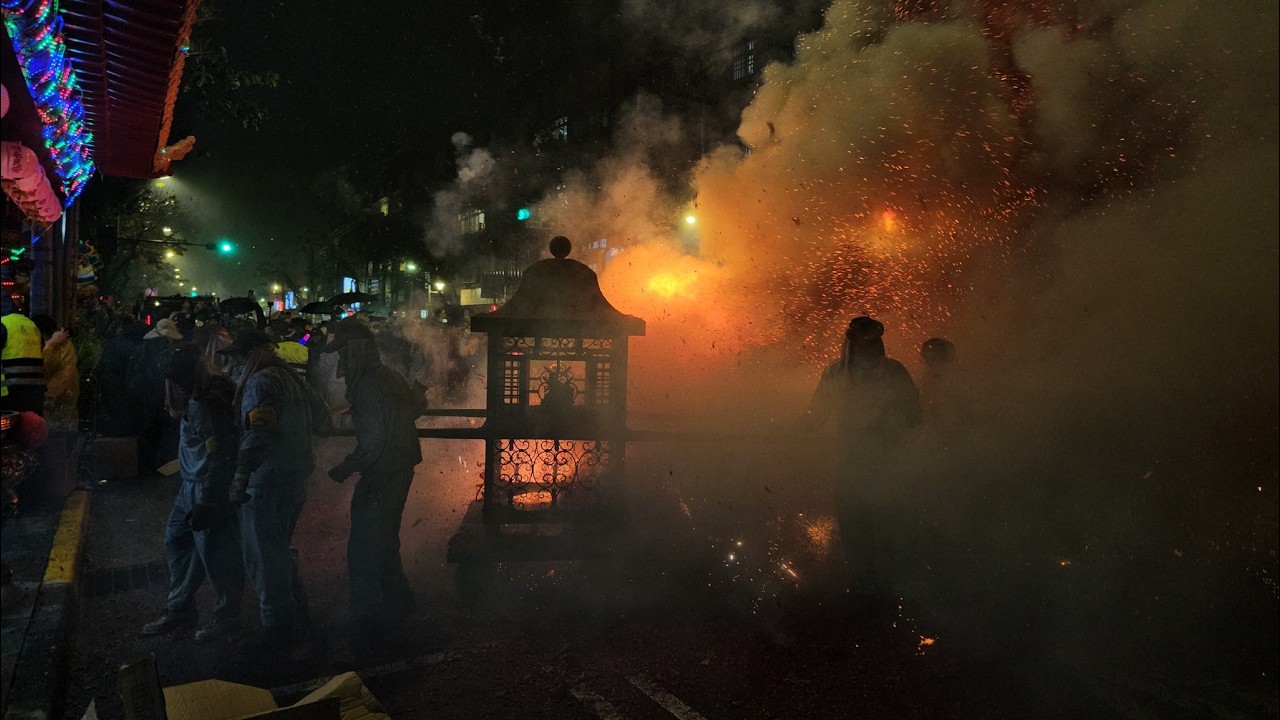 【(吃炮炸轎精華篇) 恭迎 梘頭福德祠-福德正神 聖駕】~115內湖梘頭福德祠夜弄土地公 #內湖梘頭福德祠