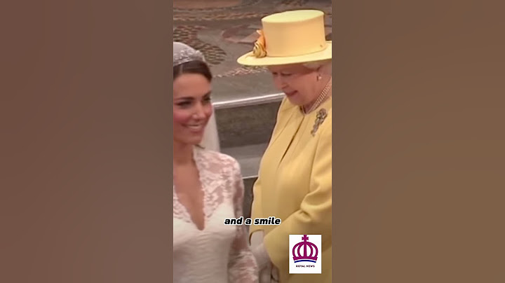 💐💍Curtsy to Elizabeth II of the royal brides ❤️ #meghanmarkle #katemiddleton #princeharry