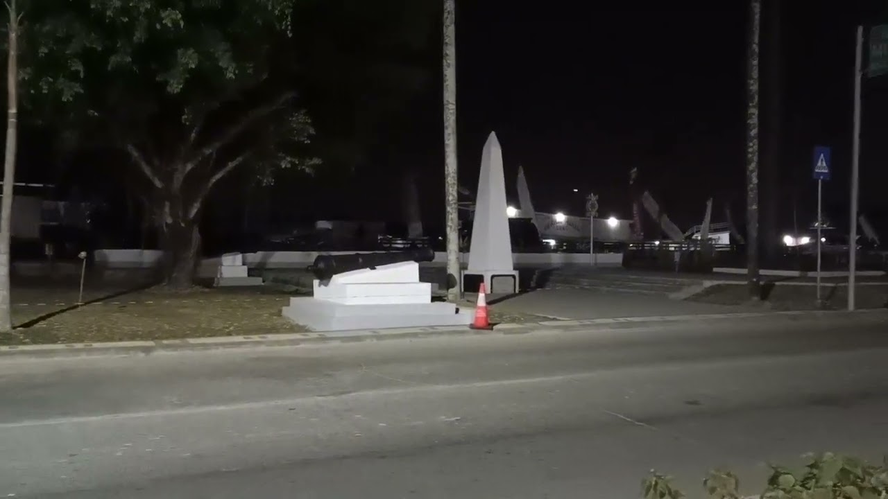 malam bepelas hari ke enam erau 2023 disertai ledakan meriam depan museum